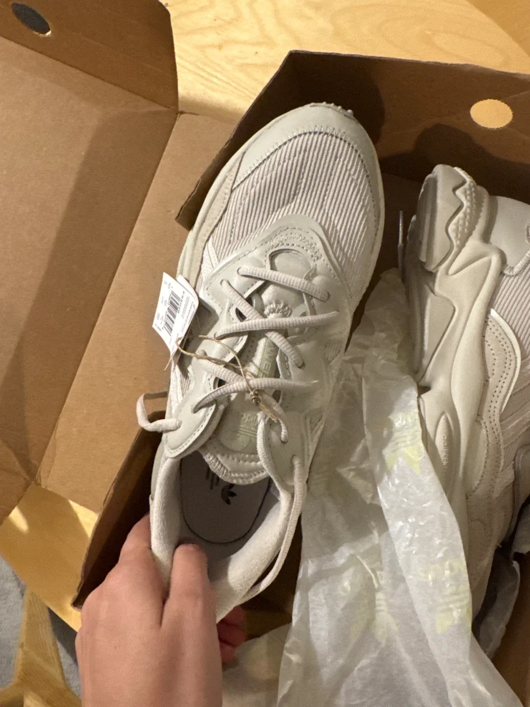 Adidas Ozweego (FX6029) – Size 8.5 US (Men’s) image indicator(2)