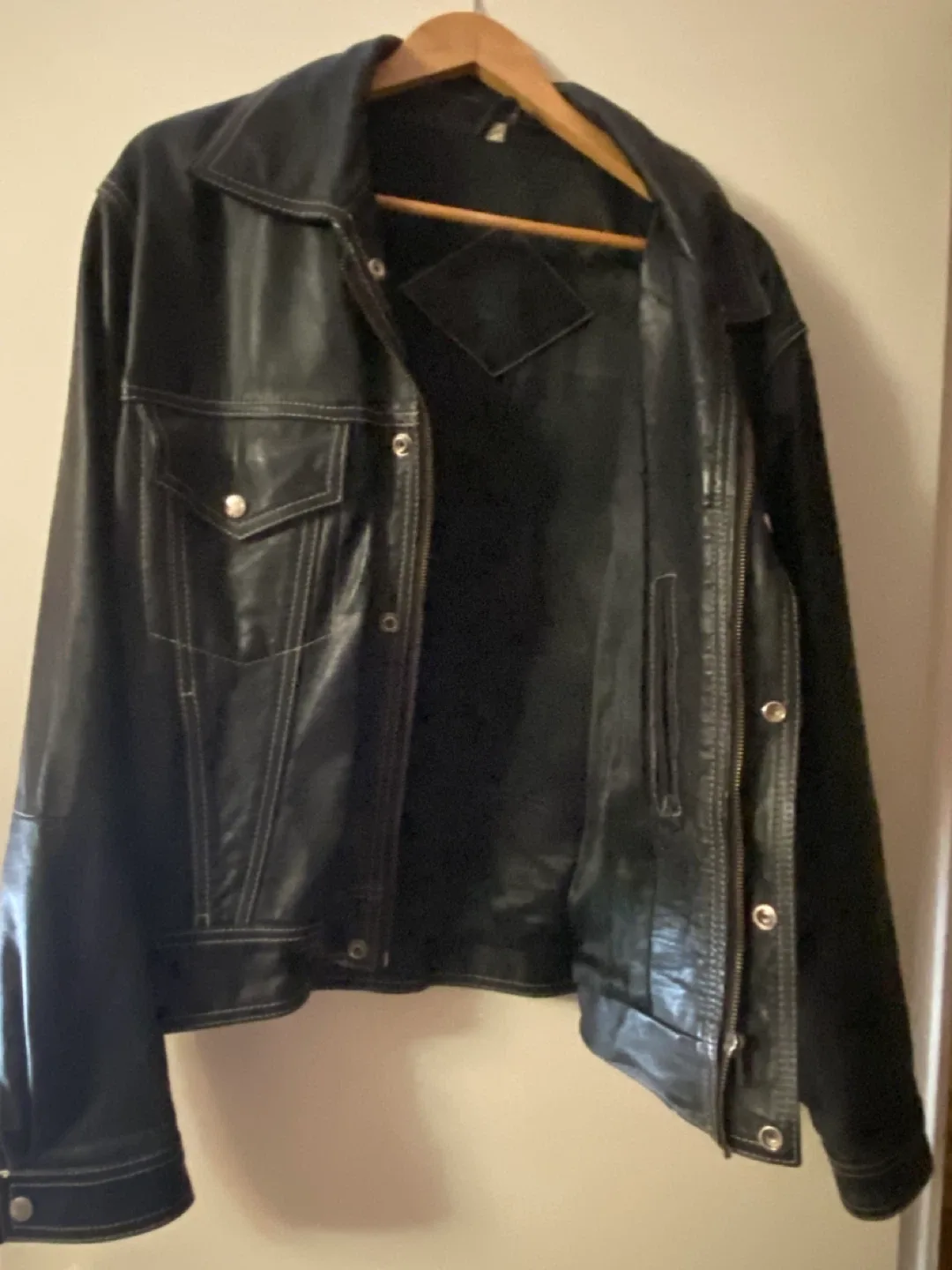 Black Leather Jacket image indicator(3)