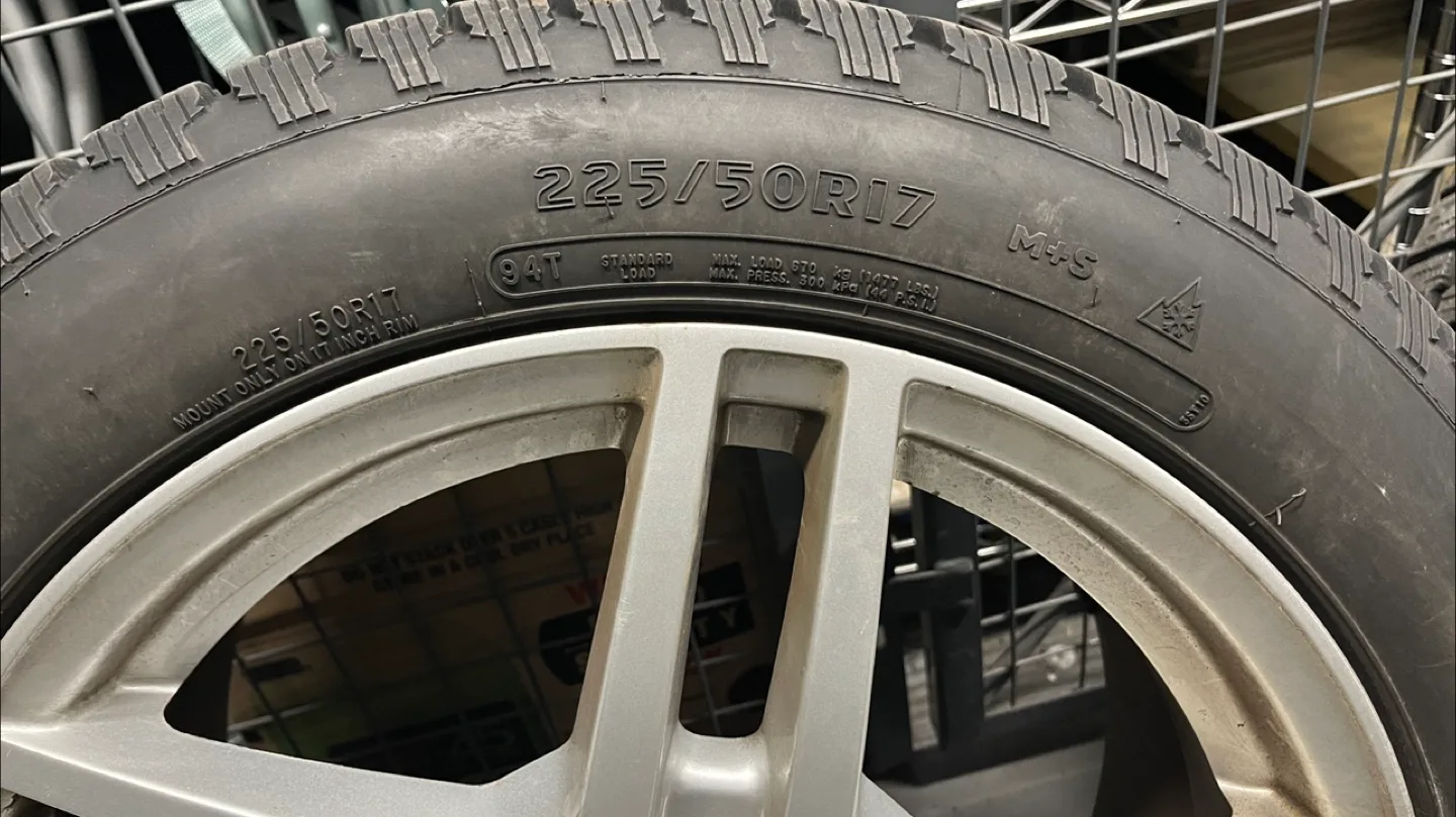 3 Mercedes Snow Tires with Rim-Cooper Weather-Master 225/50R17 image indicator(2)