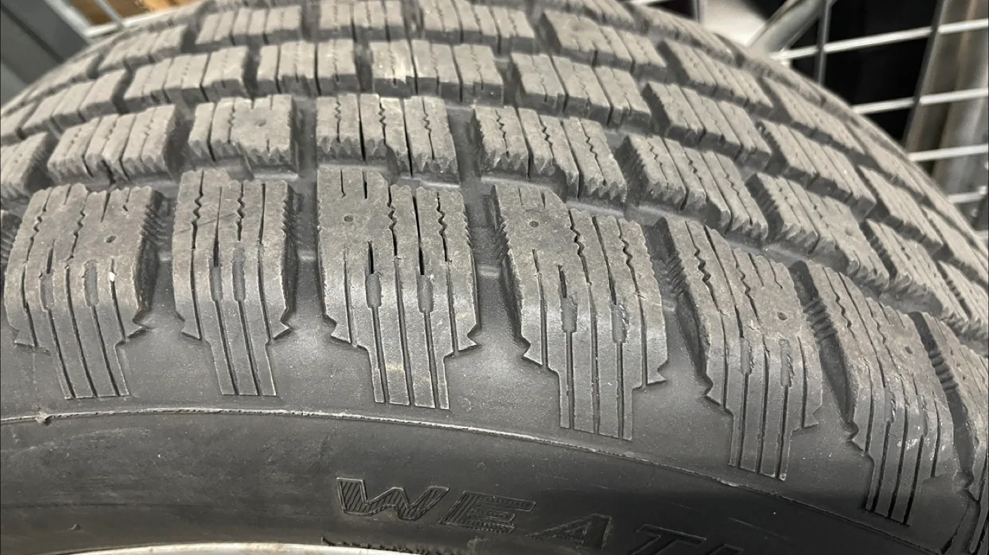 3 Mercedes Snow Tires with Rim-Cooper Weather-Master 225/50R17 image indicator(5)