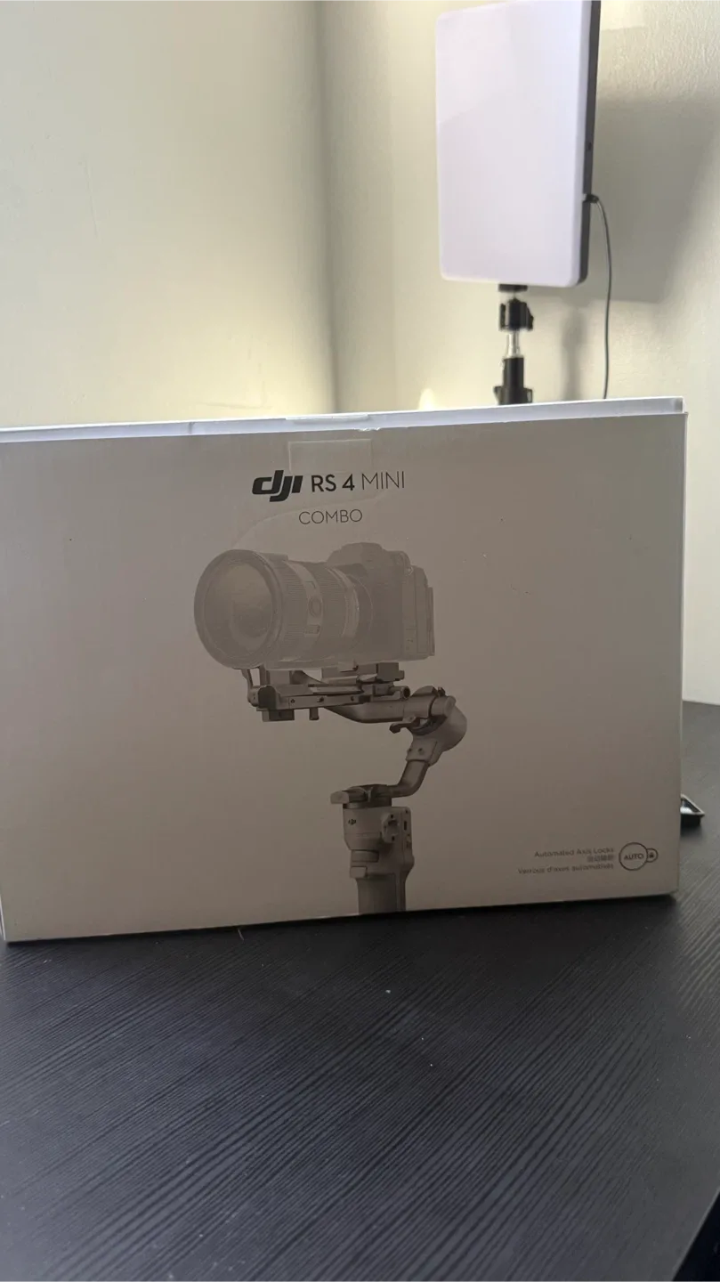 DJI RS 4 Mini Combo Gimbal Stabilizer image indicator(2)