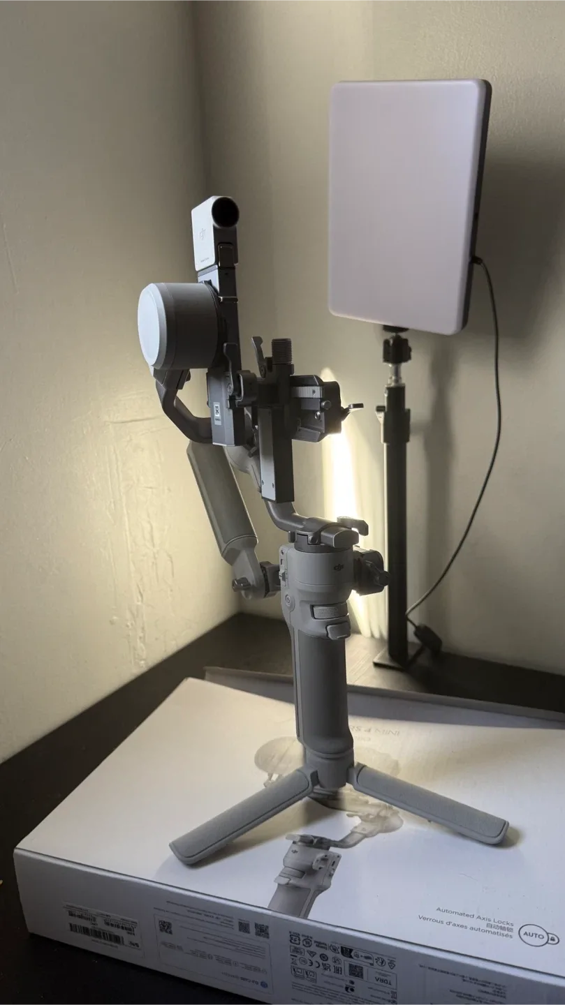 DJI RS 4 Mini Combo Gimbal Stabilizer image indicator(4)