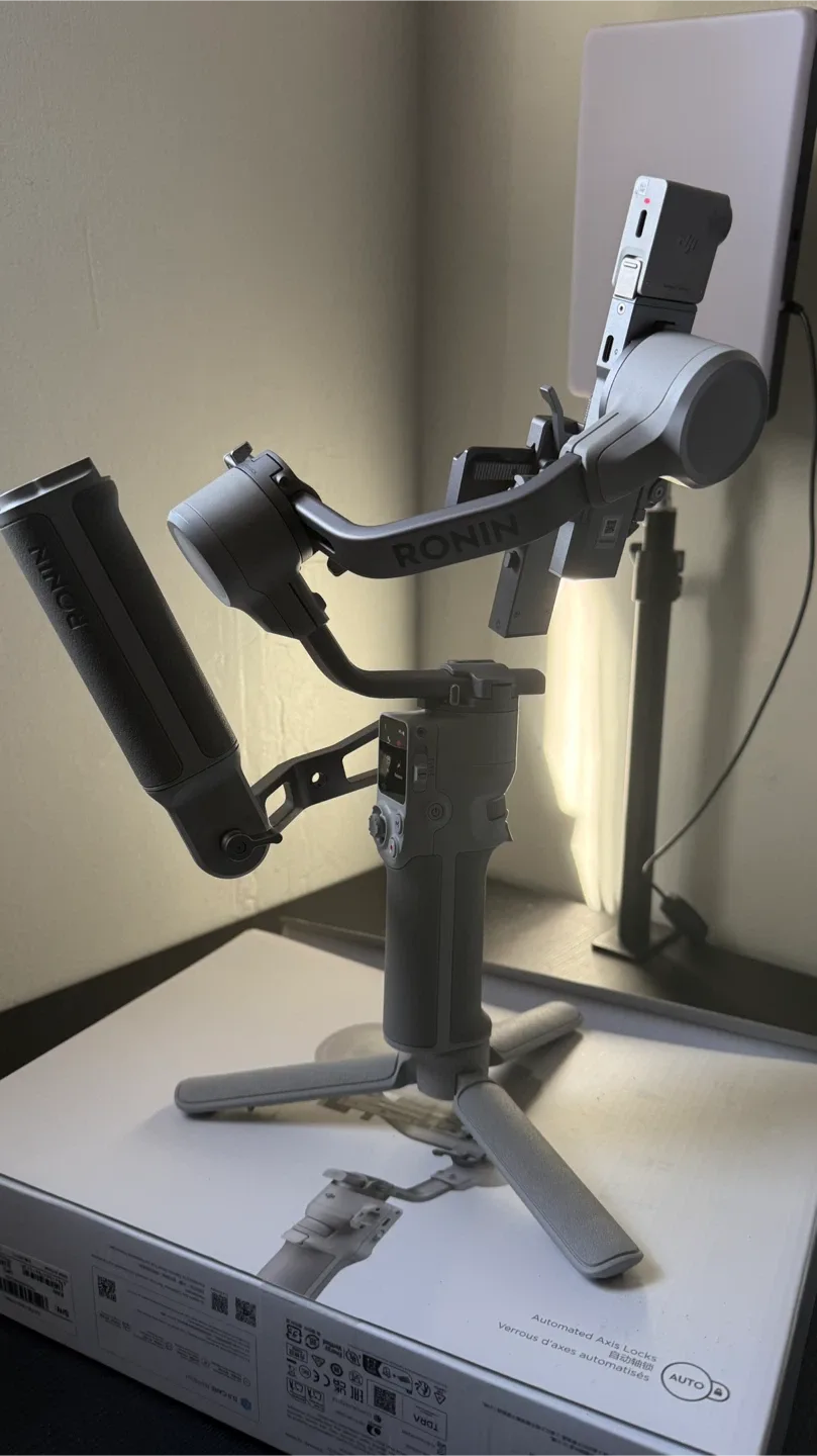 DJI RS 4 Mini Combo Gimbal Stabilizer image indicator(3)