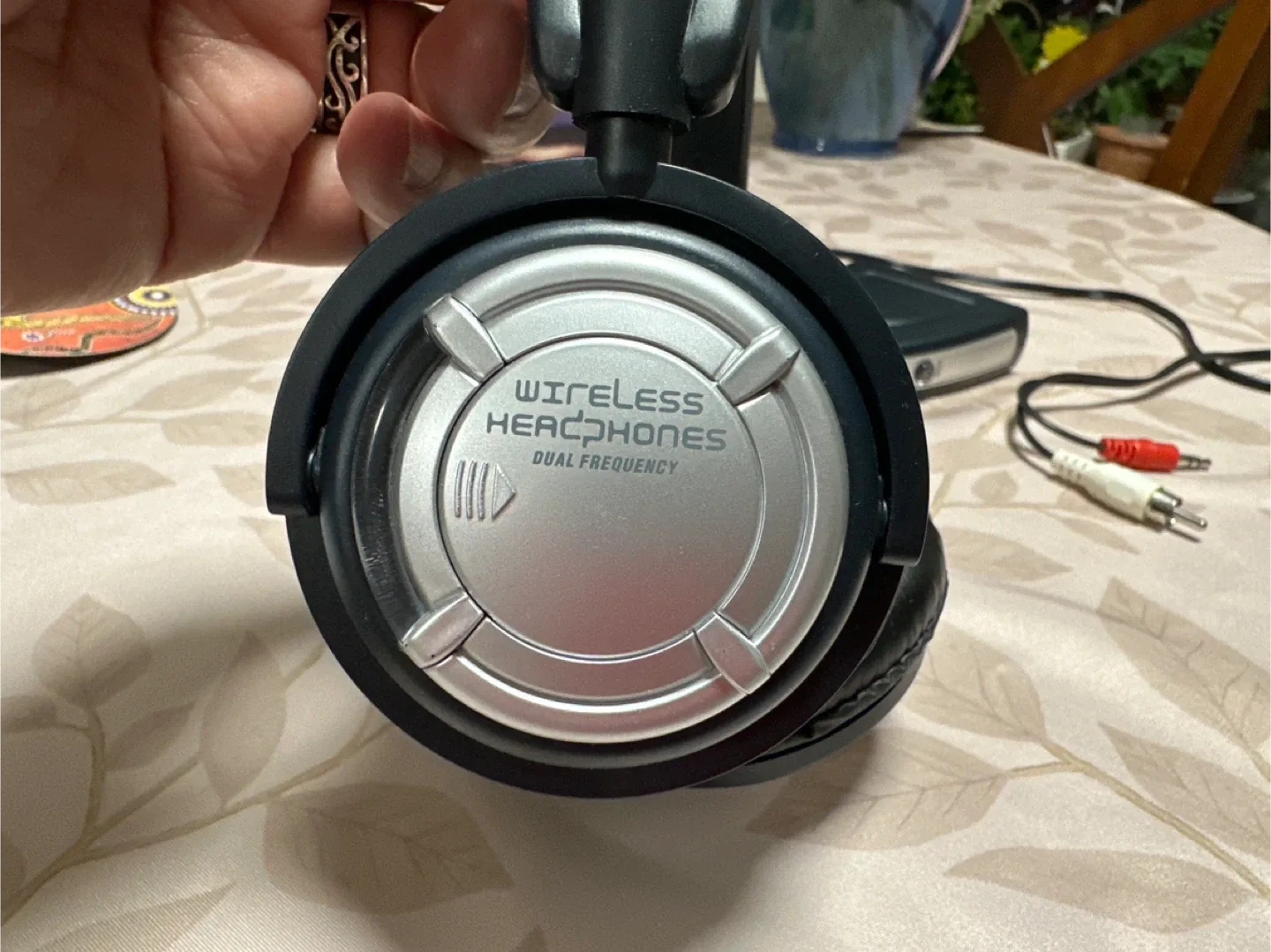 Wireless Dual Frequency Headphones image indicator(3)