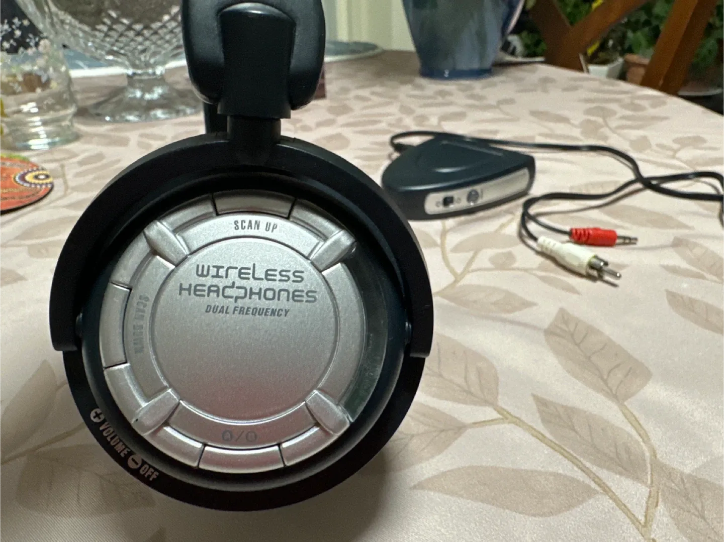 Wireless Dual Frequency Headphones image indicator(2)