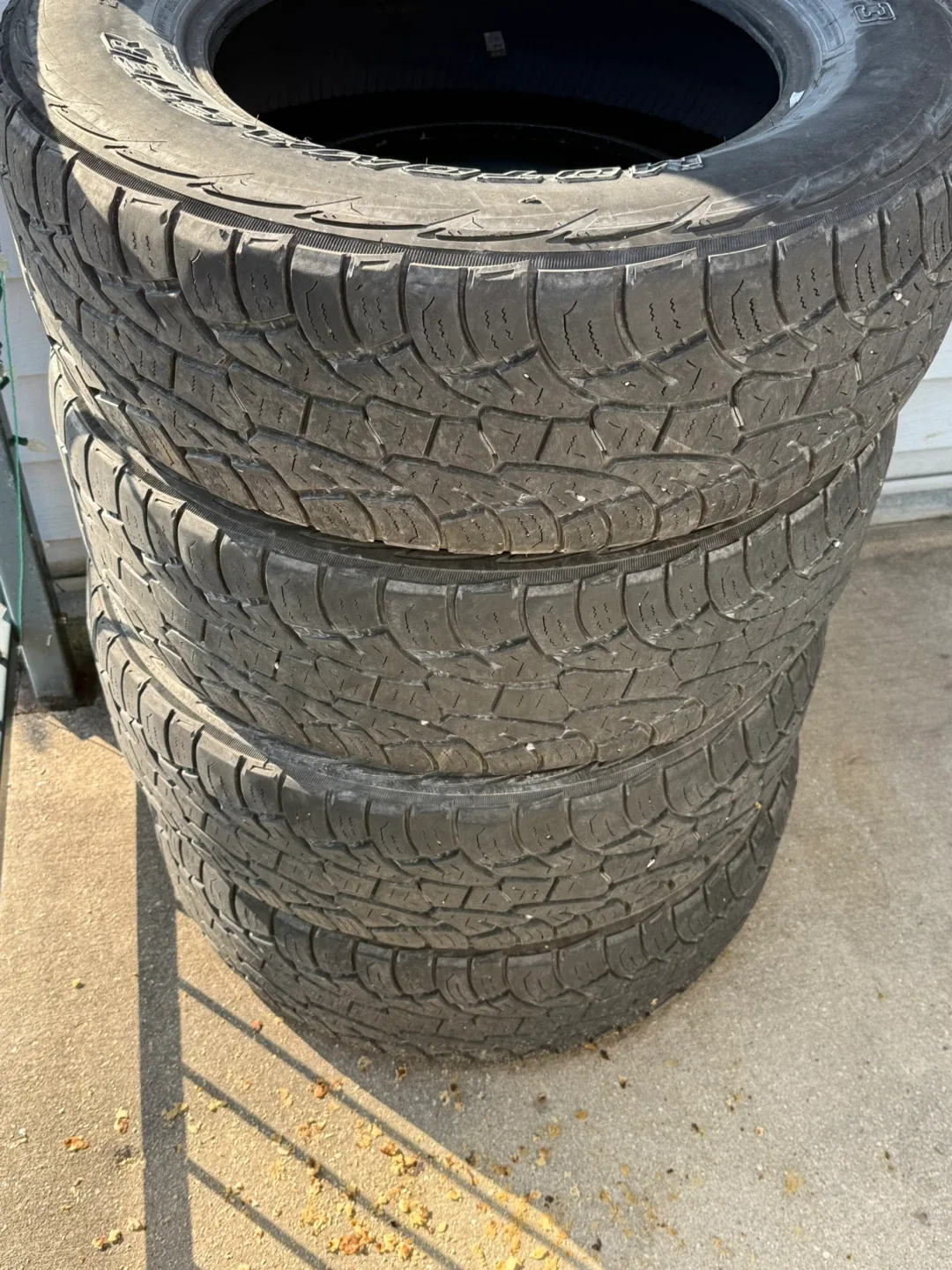 Motomaster Total Terrain Tires image indicator(3)