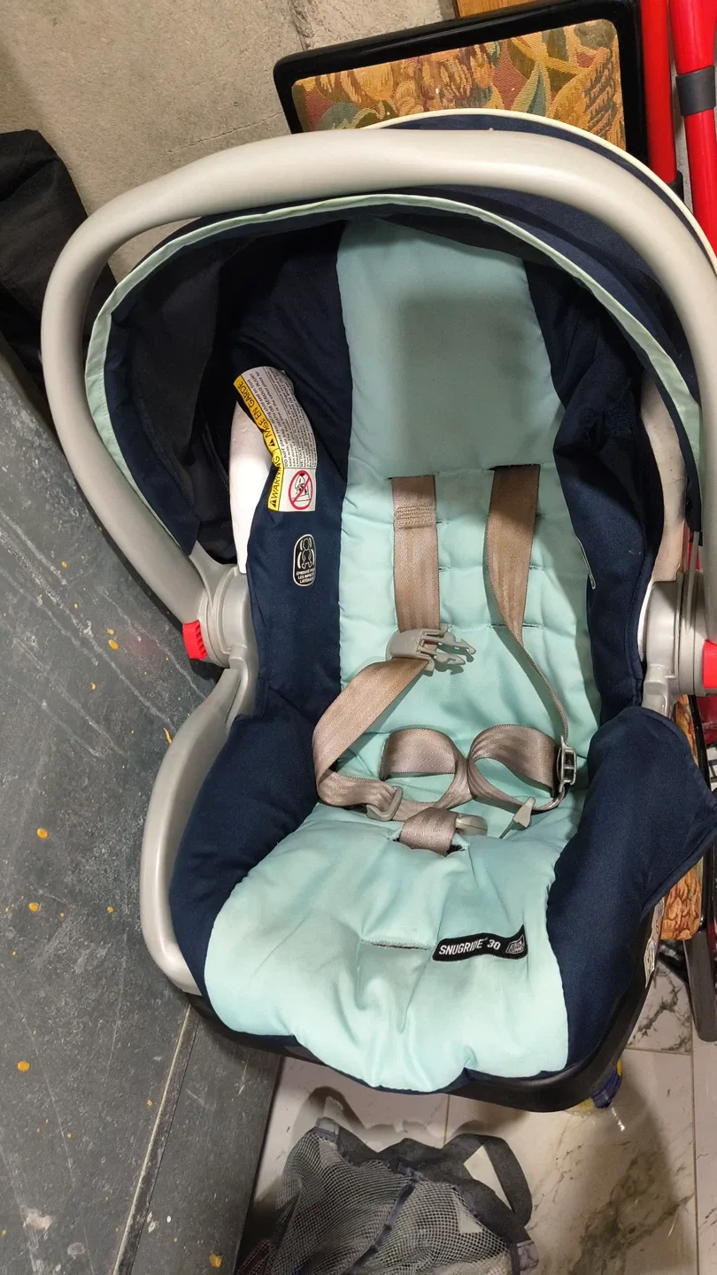 Graco SnugRide 30 Infant Car Seat with base image indicator(5)