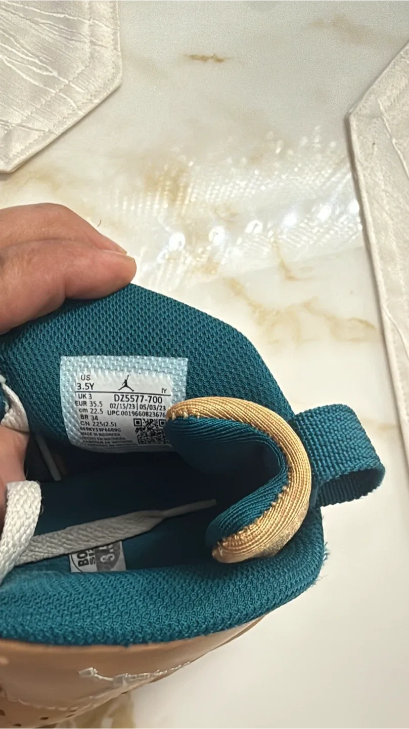 Jordan 6 Retro GS  3.5Y image indicator(2)