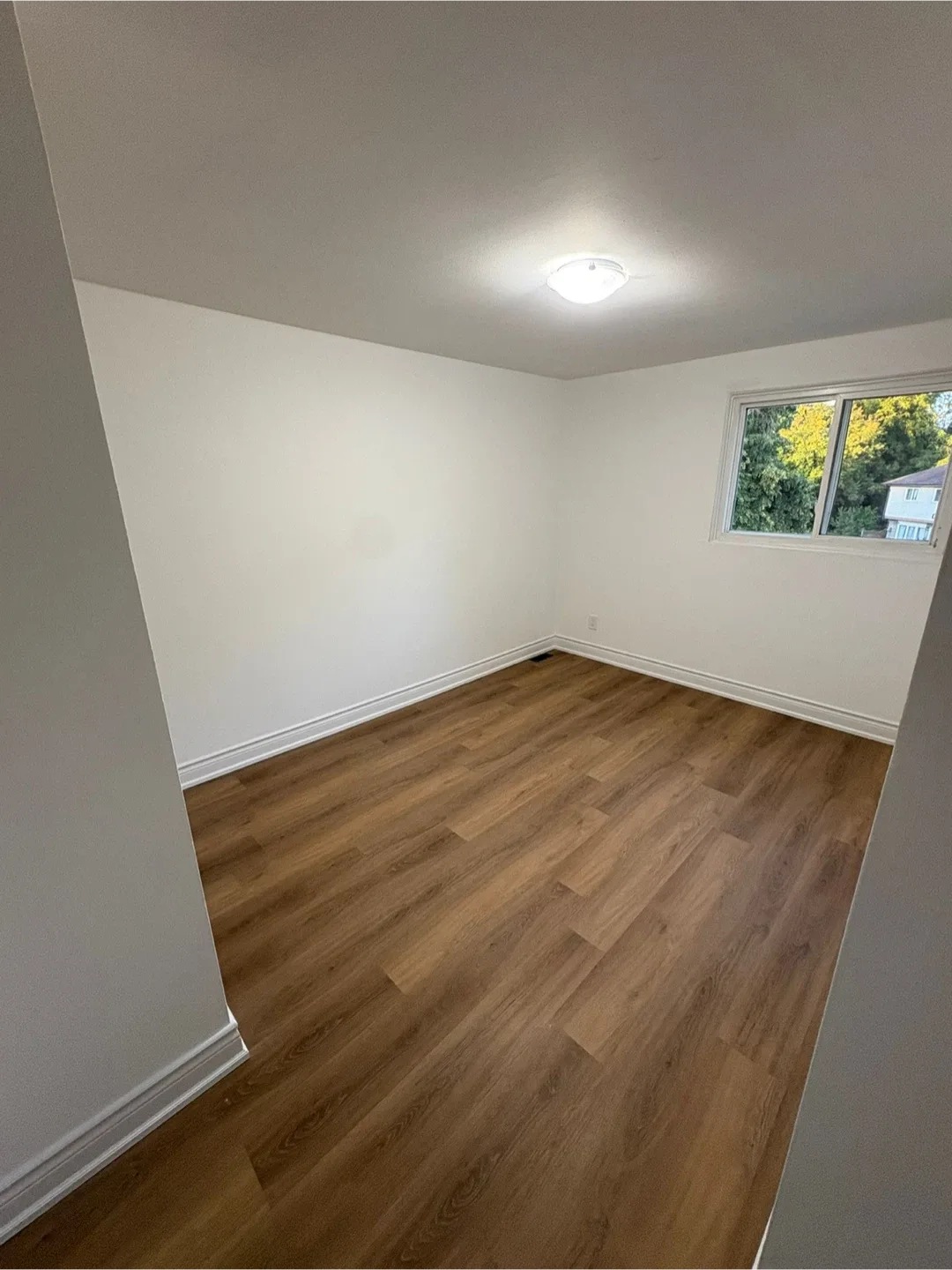 Room for rent image indicator(3)