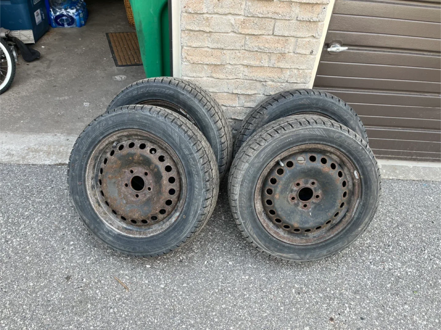 Set of 4 Winter Tires 215/55R16 image indicator(3)