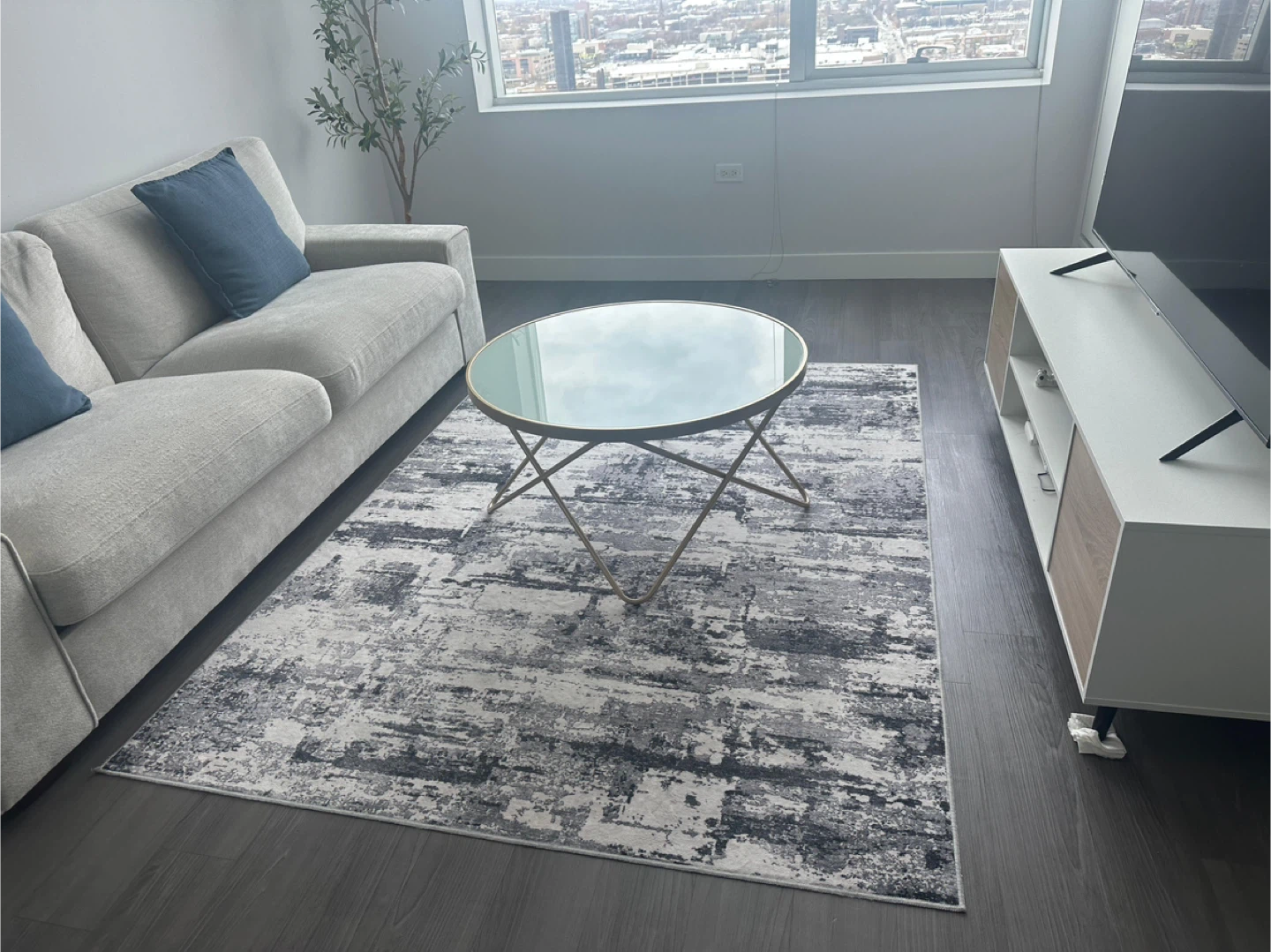 Round coffee table