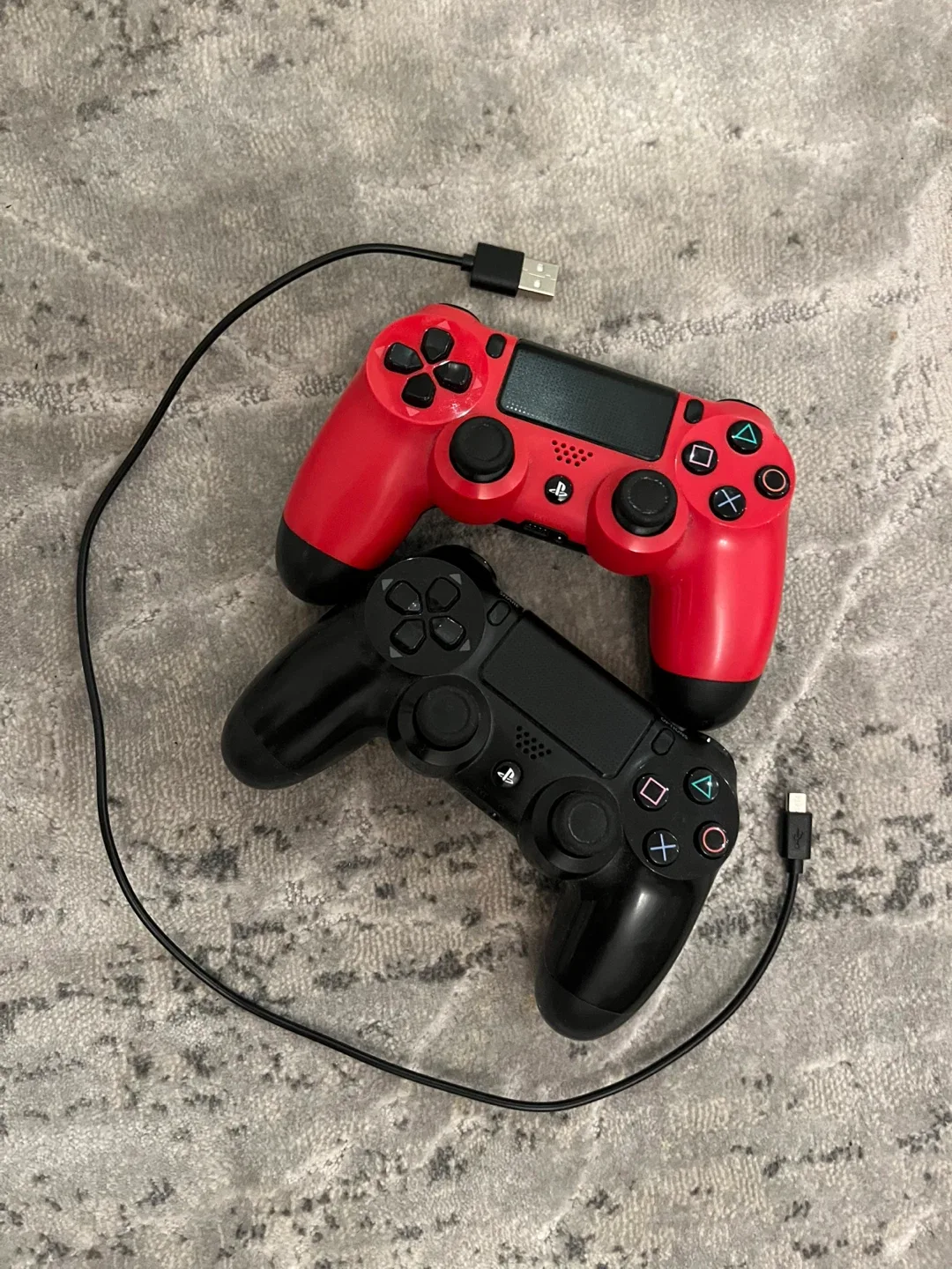 Sony PlayStation 4 with Controllers image indicator(4)