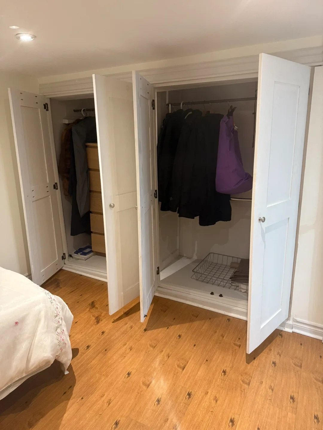 One bedroom basement for rent image indicator(2)