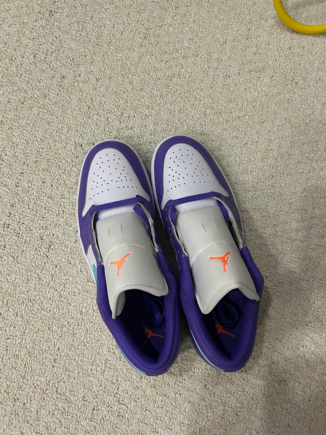 Jordan Low SE Purple/White Size 13 image indicator(2)