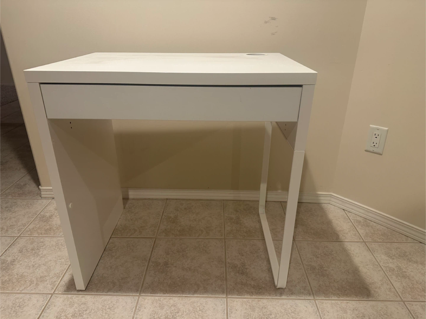 IKEA Micke Desk (White, 73x50 cm) - Like New