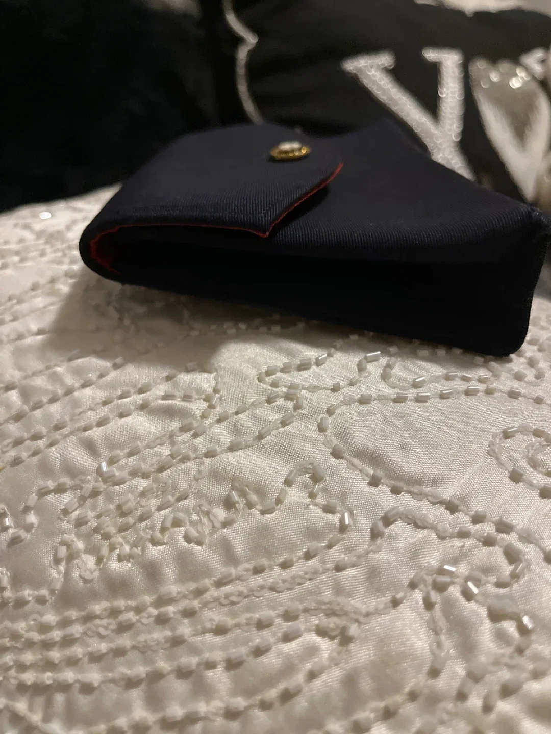 Vintage Cameo Black Clutch image indicator(7)