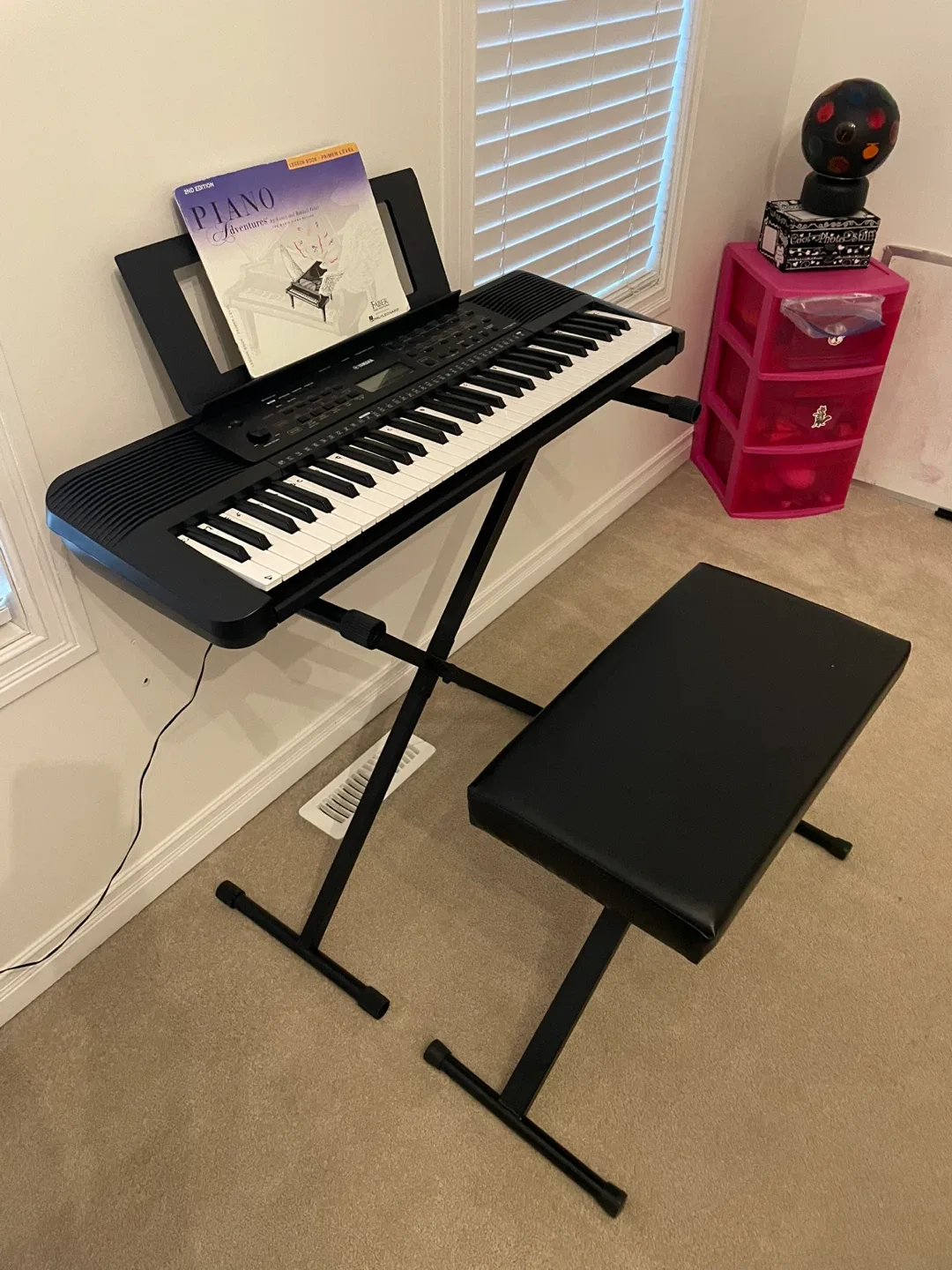 Yamaha PSR-E273 61-Key Portable Keyboard with Bench image indicator(3)