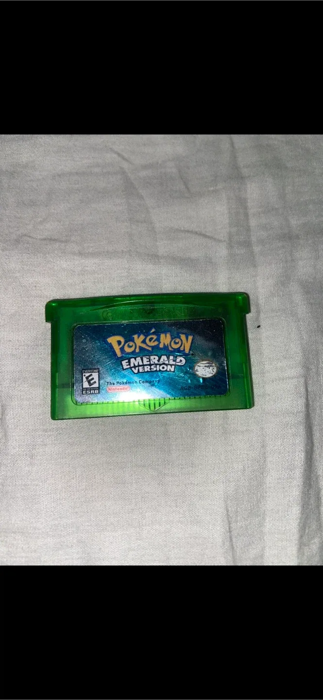 Pokémon Emerald Version - Game Boy Advance image indicator(2)