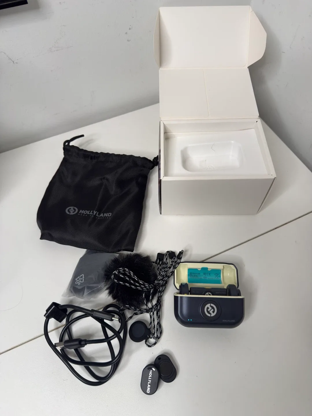 Hollyland Lark M2 Wireless Lavalier Microphone System image indicator(2)