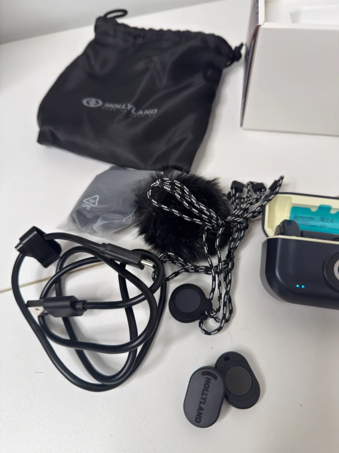 Hollyland Lark M2 Wireless Lavalier Microphone System image indicator(3)