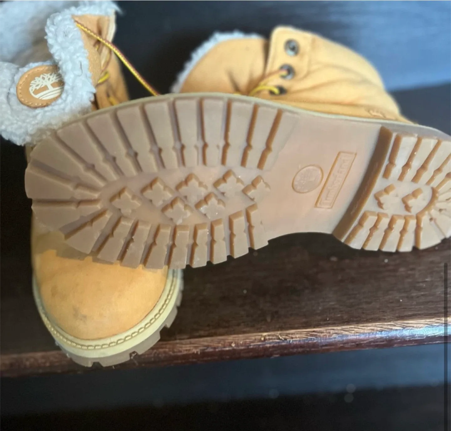 Timberland Boots with Fur size 7 image indicator(4)