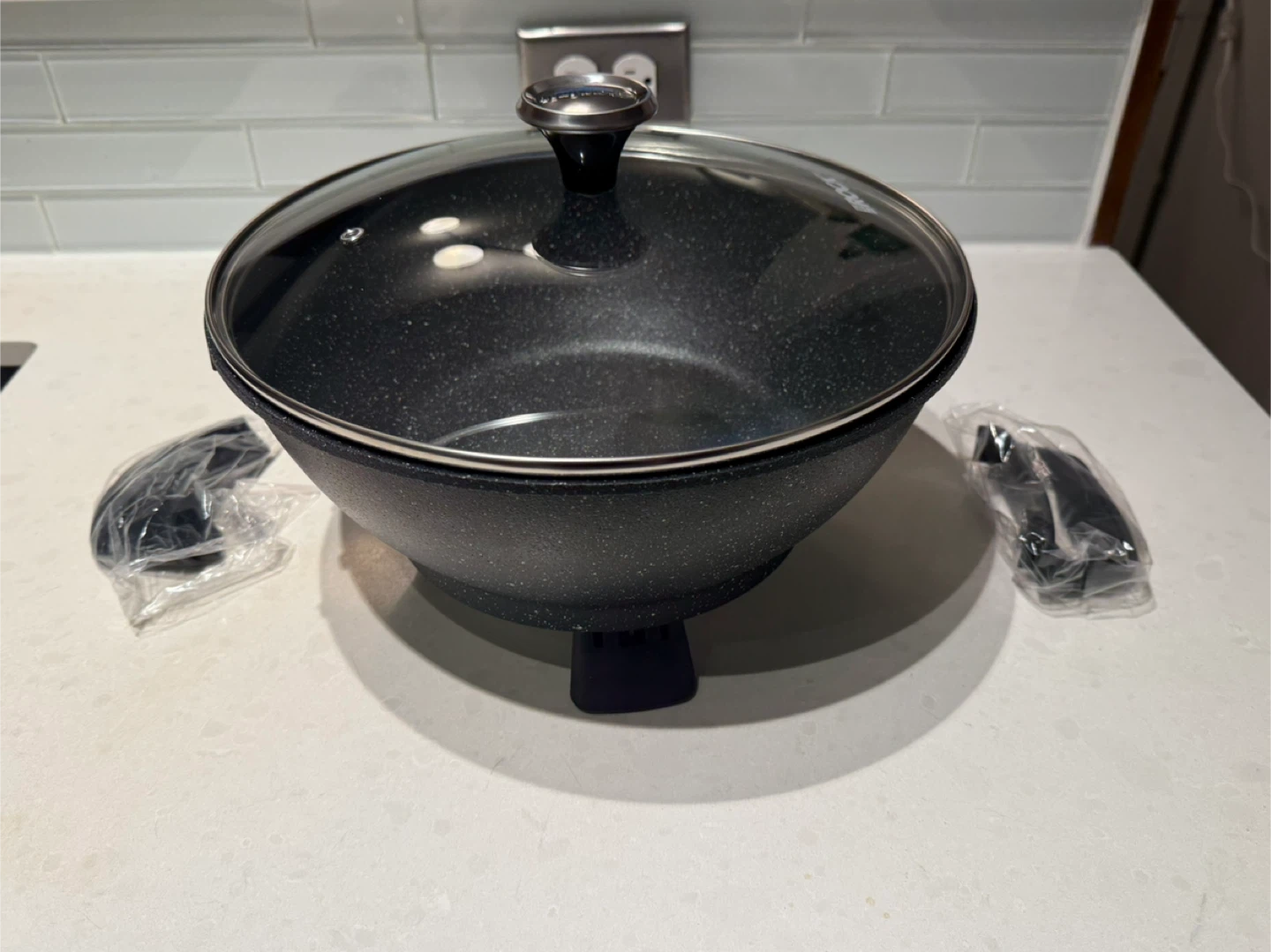 NEVER USED Electric Pot - photo 3