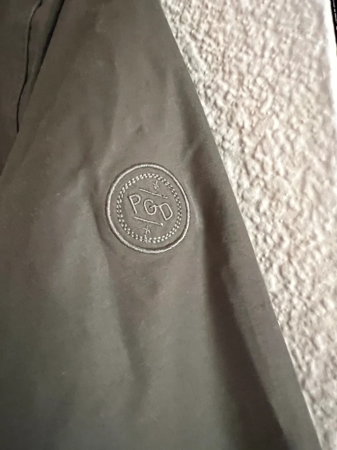 PGD Olive Green Hooded Rain Jacket - Size Medium image indicator(5)