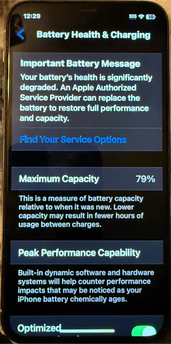 iPhone 11 Pro with Spigen Case & Accessories image indicator(6)