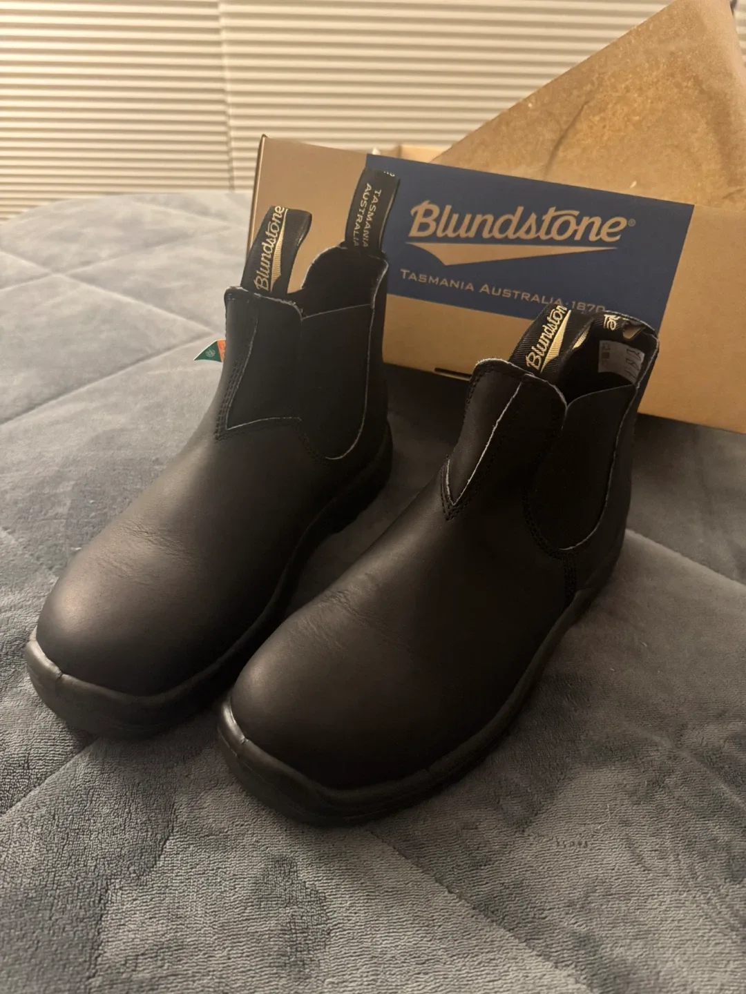Blundstone Black Leather Chelsea Boots - Size 9 USA image indicator(5)