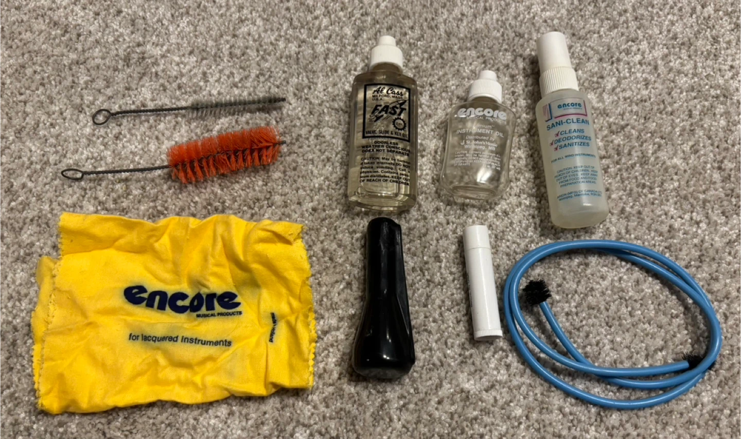 Yamaha Trumpet with Case & Accessories - photo 4