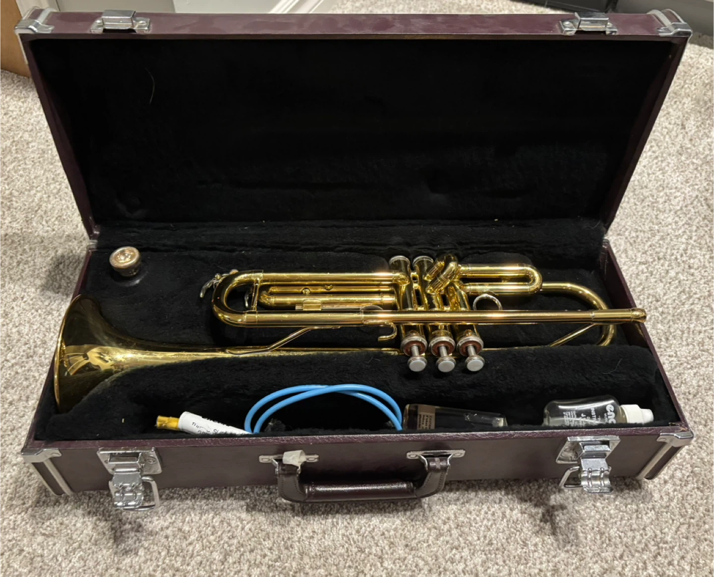 Yamaha Trumpet with Case & Accessories