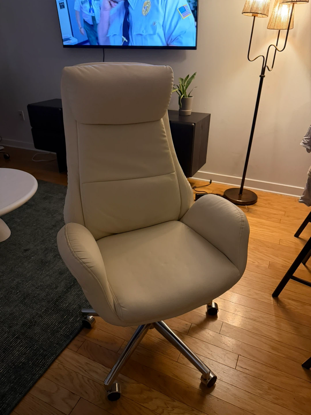 Cream-colored Office Chair