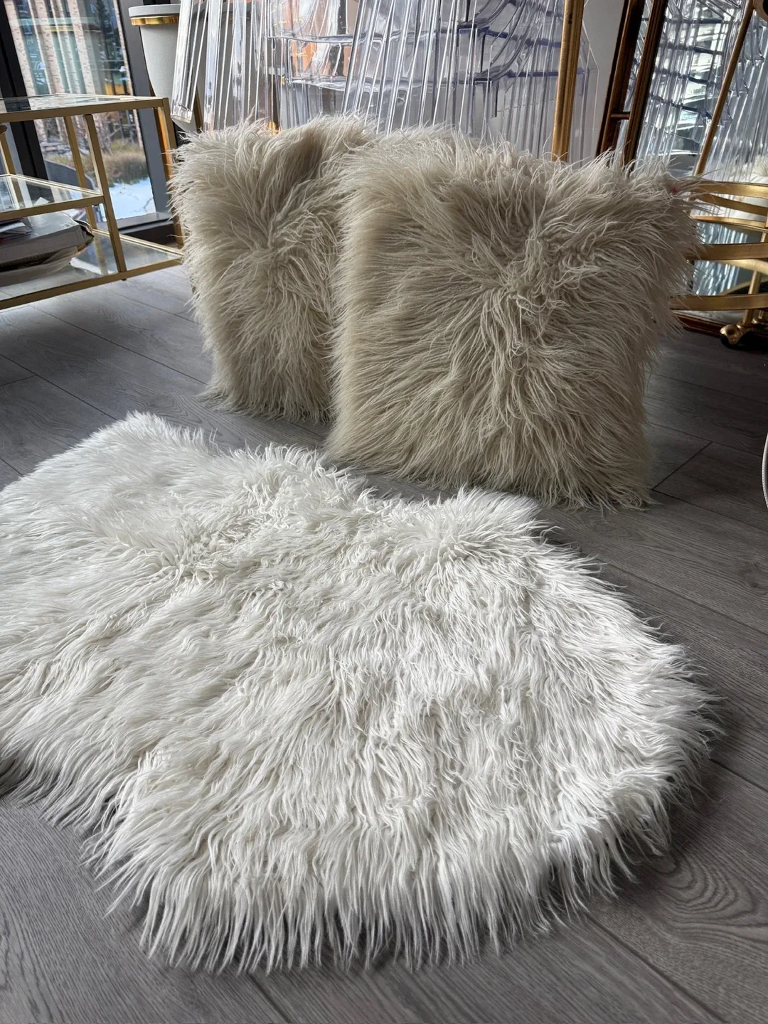 Mongolian pillow & rug set! image indicator(2)