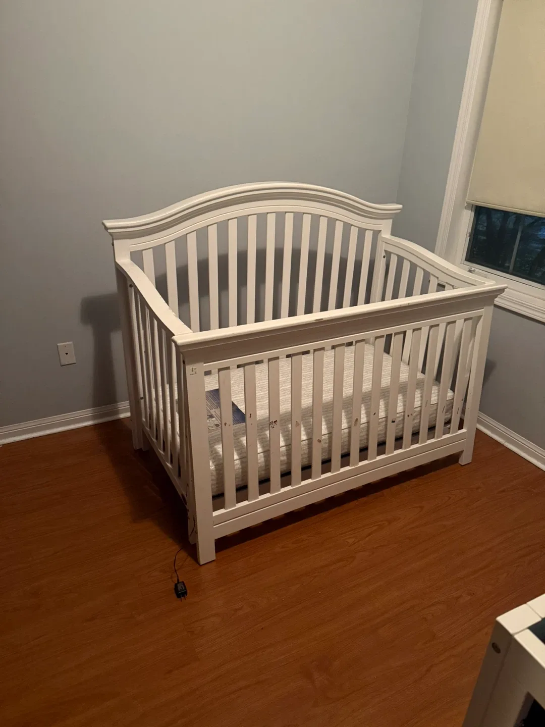 White Convertible Crib thumbnail