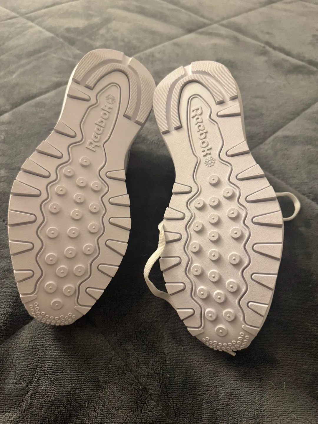 Reebok Classic Leather Shoes - Women's US 8 image indicator(2)