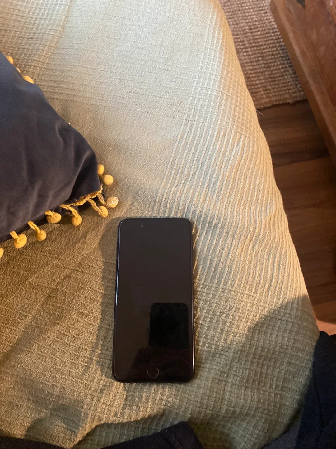 Slightly used iPhone 7 Plus image indicator(5)