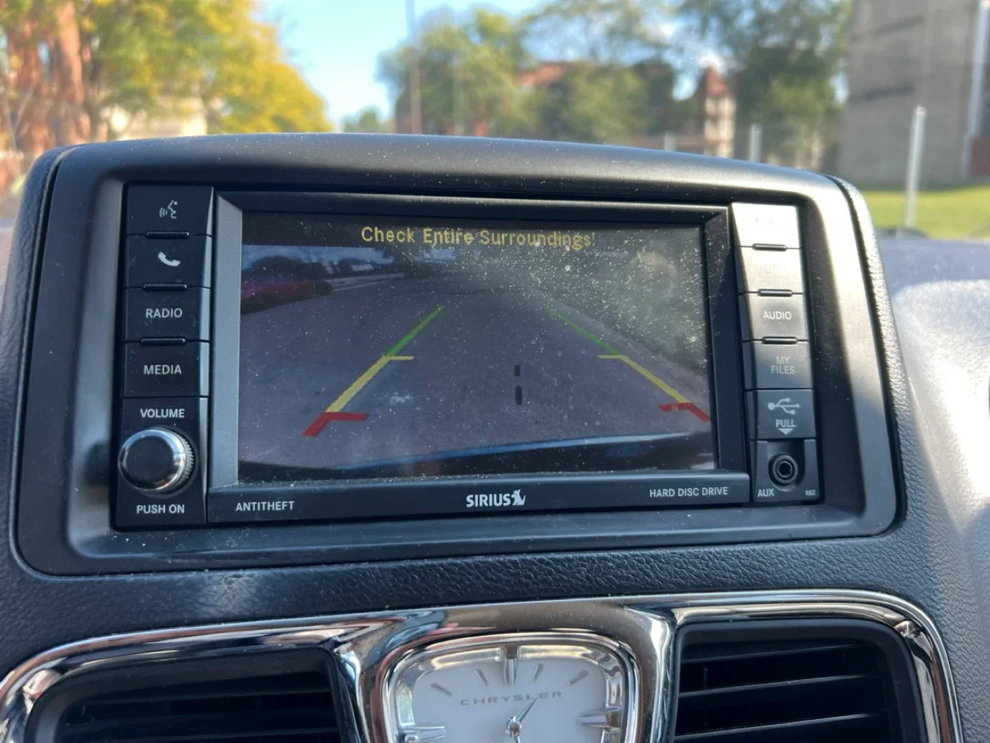 Chrysler Town & Country Minivan image indicator(8)