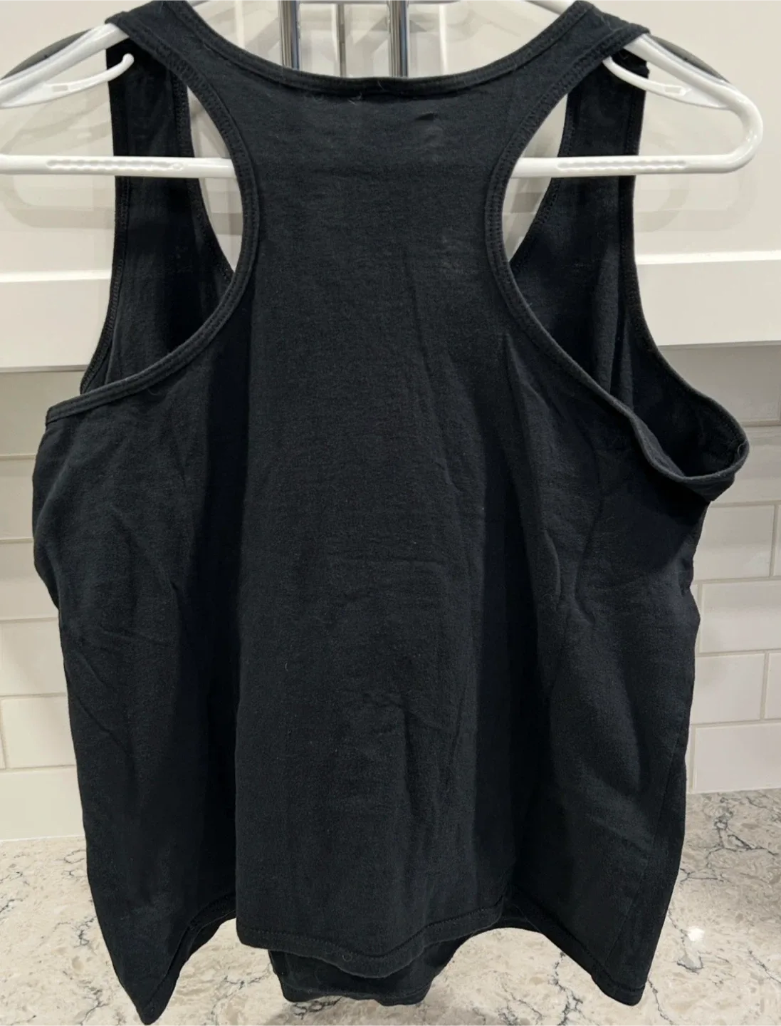 Women’s Tank Tops (old navy, Gildan) image indicator(5)