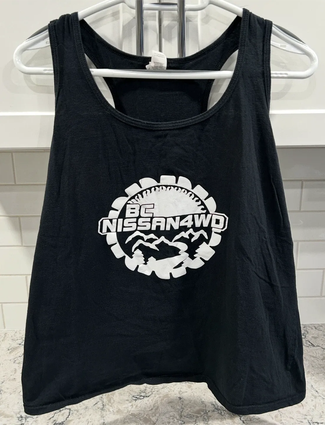 Women’s Tank Tops (old navy, Gildan) image indicator(4)