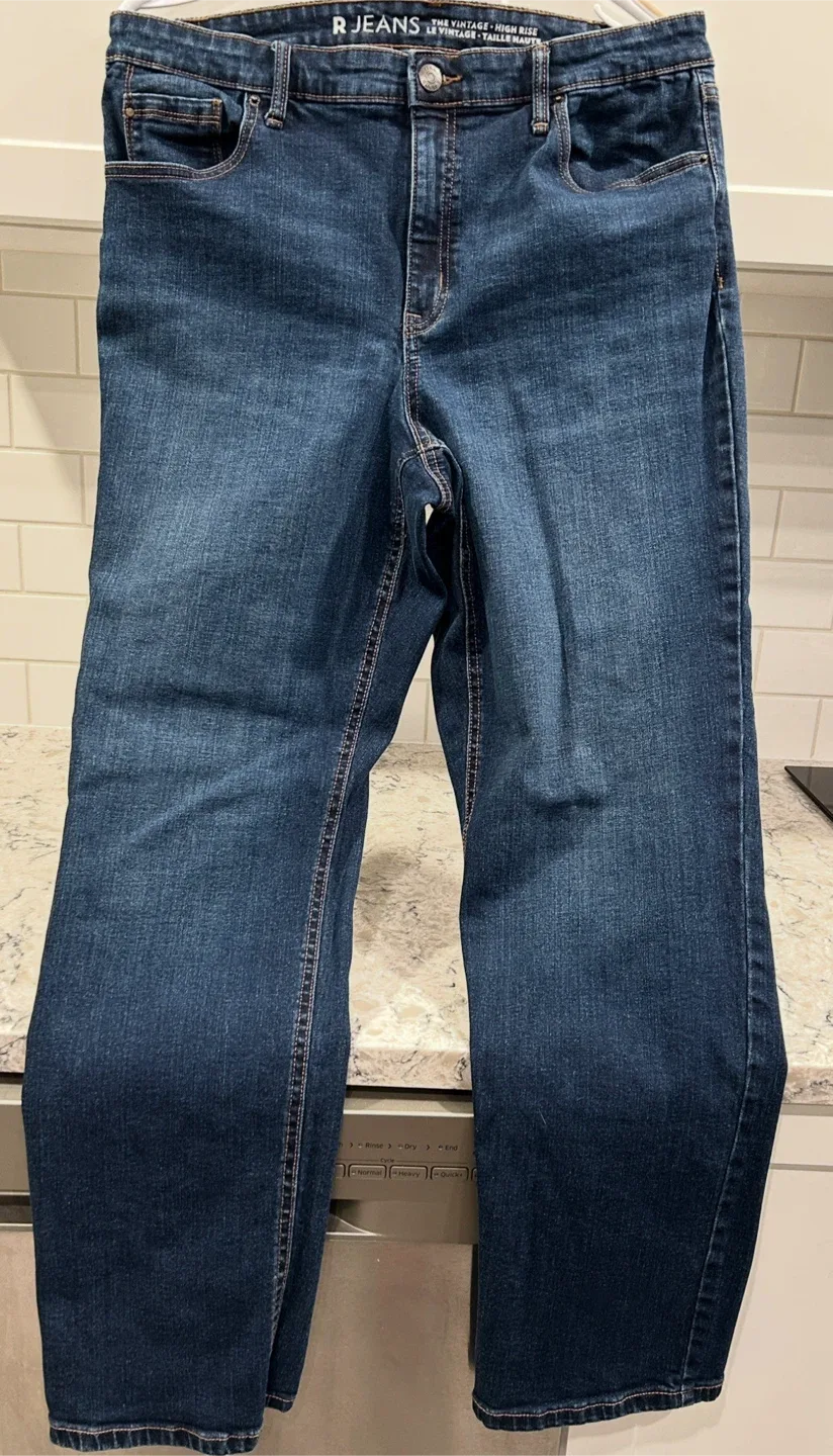 Women’s the Vintage High Rise Jeans (Reitmans)(32 Reg) image indicator(2)