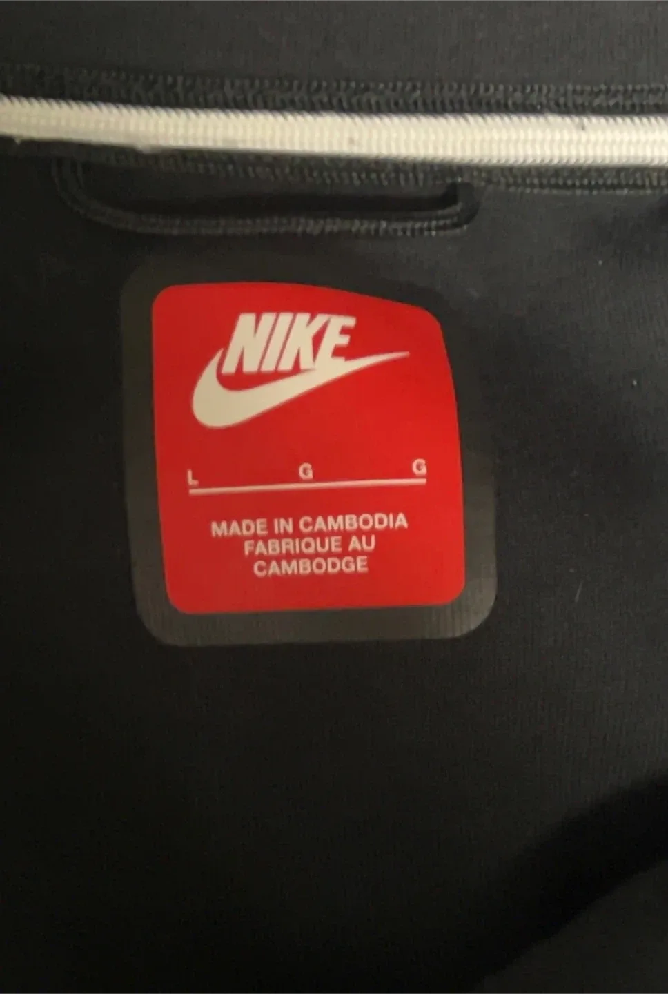 Black nike tech size large image indicator(3)