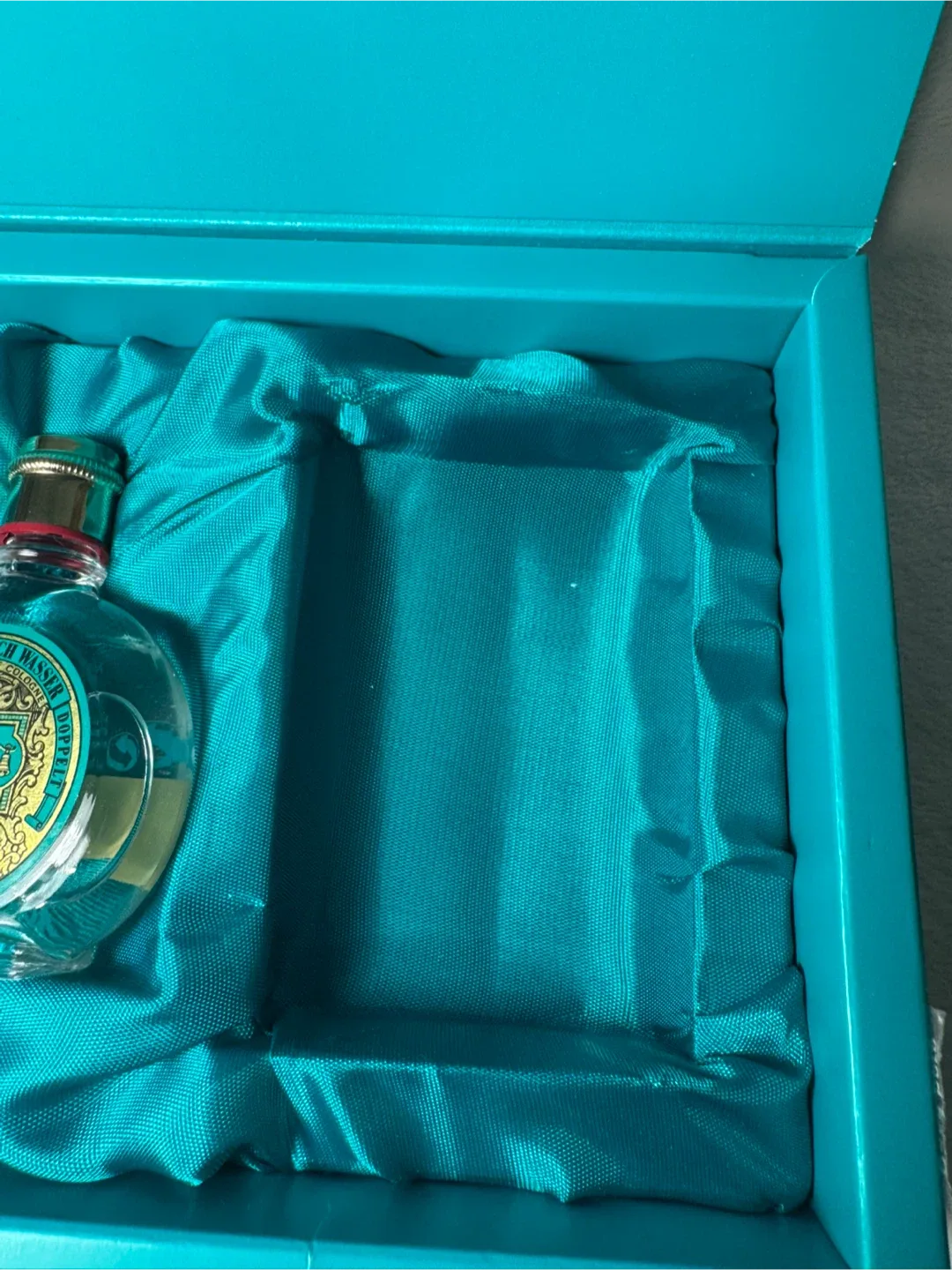 4711 Echt Kölnisch Wasser Set with Eau de Cologne & Crème image indicator(9)