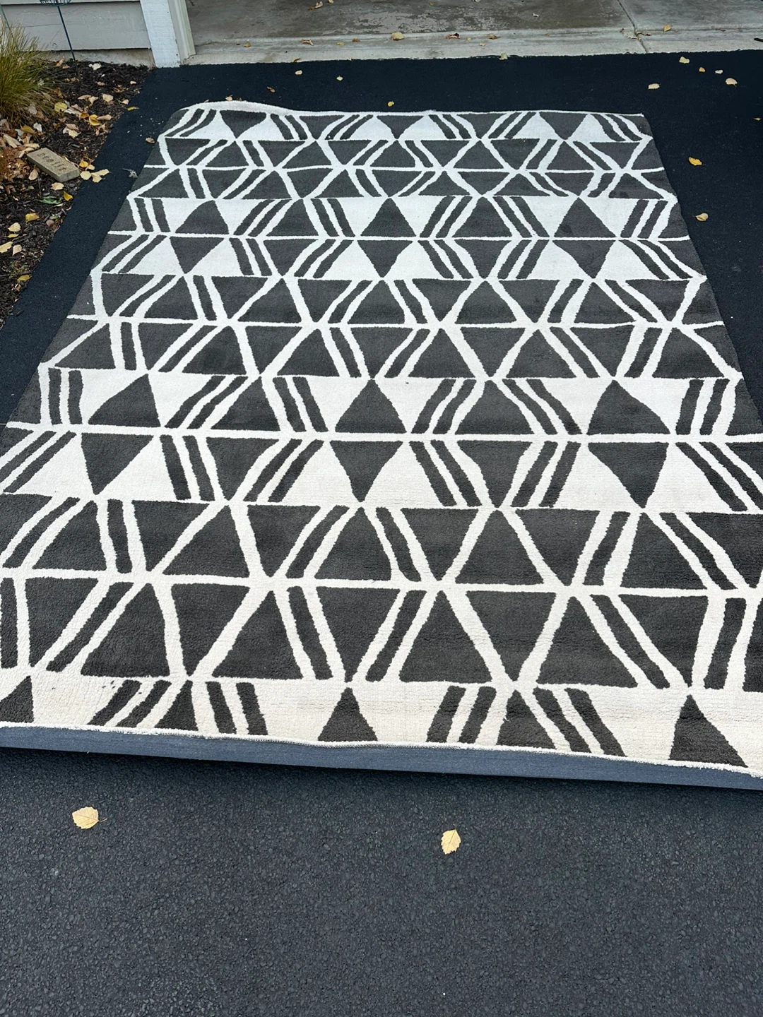 Charcoal Grey & Cream Patterned Area Rug