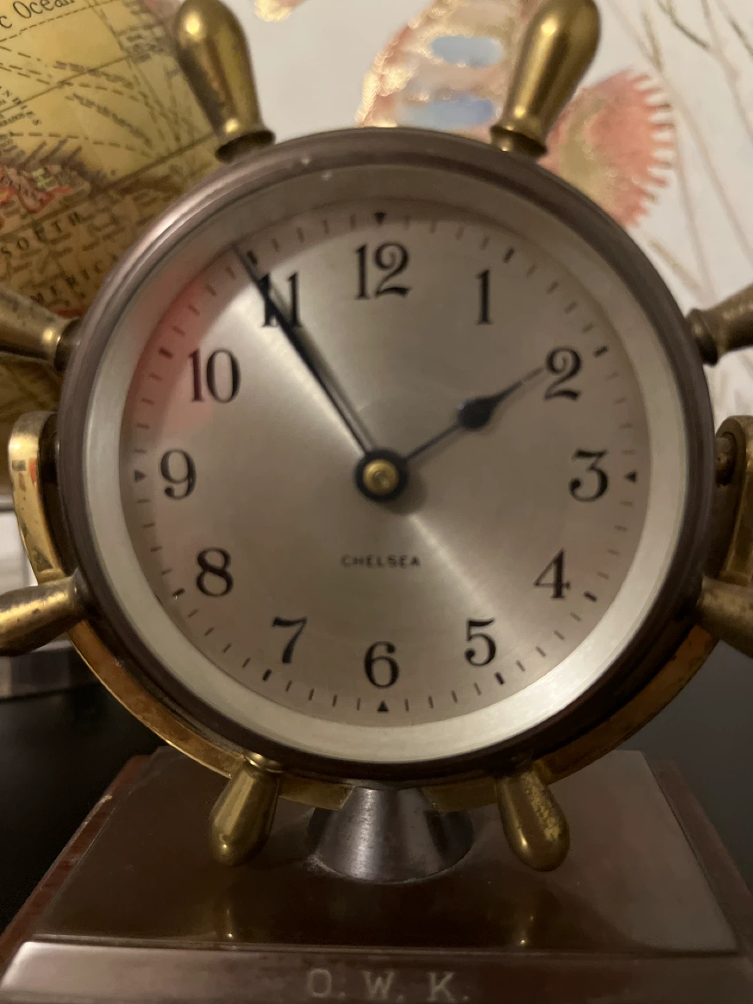 Chelsea Clock Ship's Wheel Desk Clock - photo 2