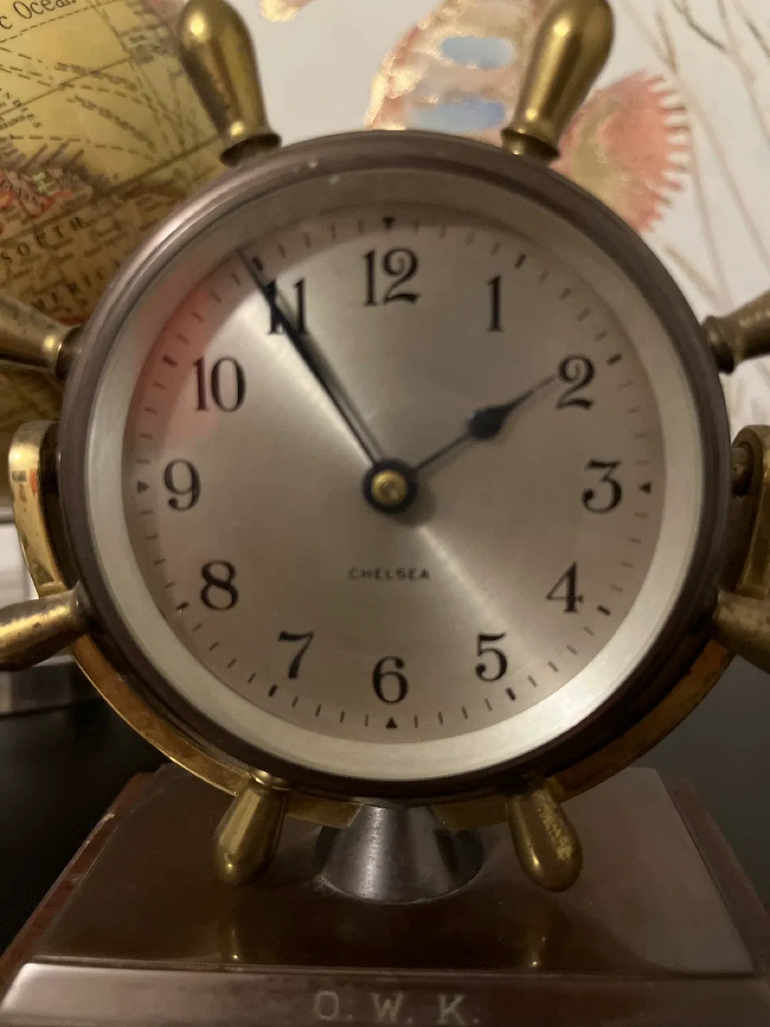 Chelsea Clock Ship's Wheel Desk Clock image indicator(2)