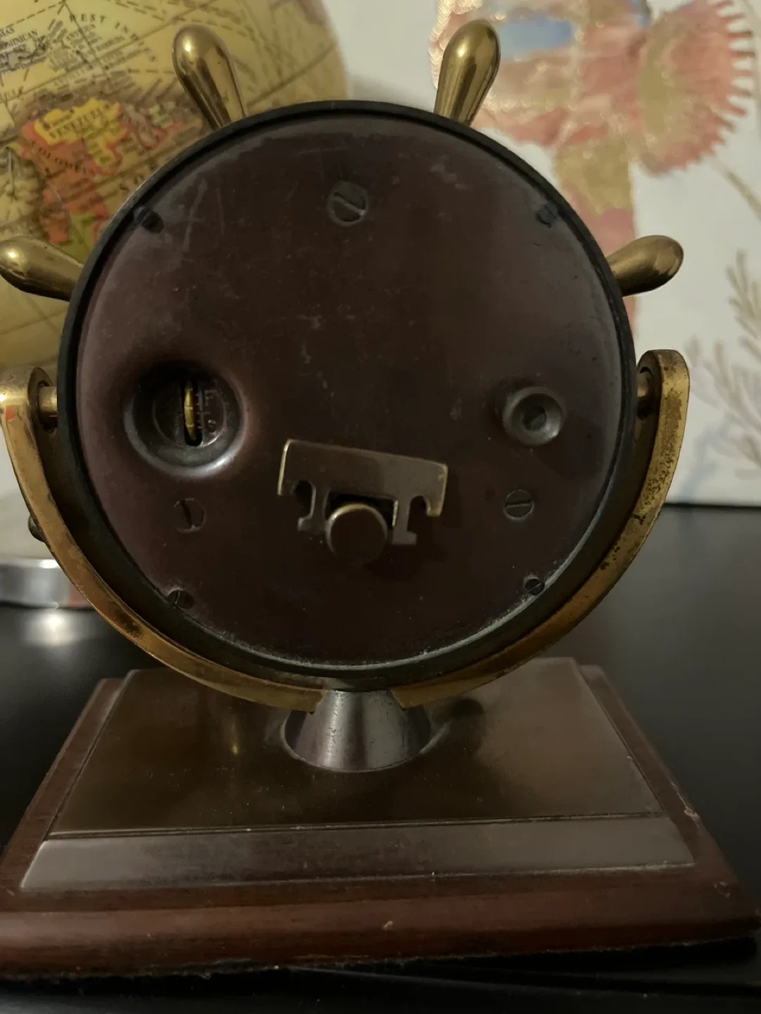 Chelsea Clock Ship's Wheel Desk Clock image indicator(9)