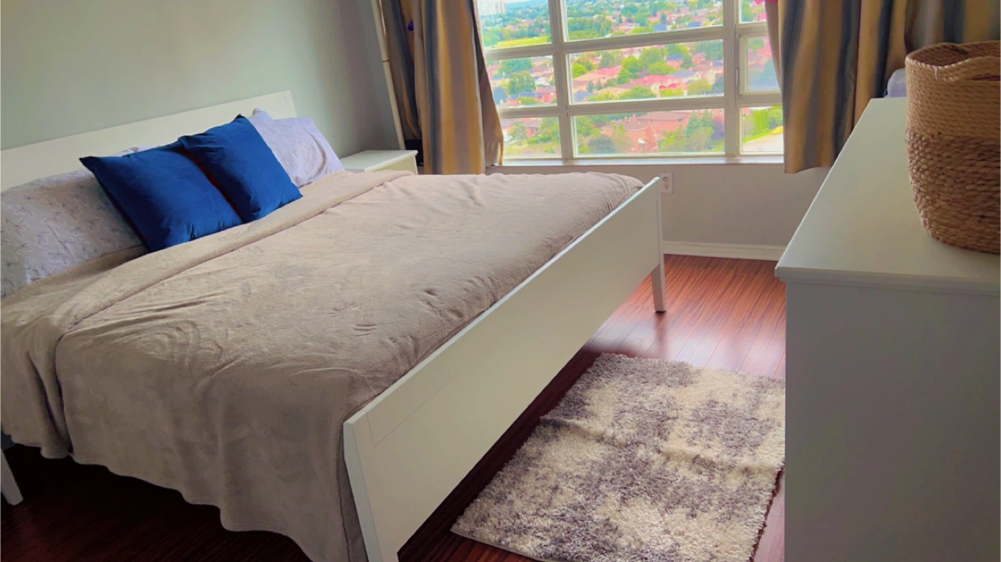 MOVING SALE king sized bed - photo 2