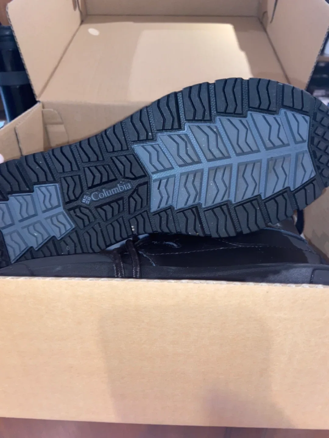 Columbia Men Black Winter Boots size 8 image indicator(3)