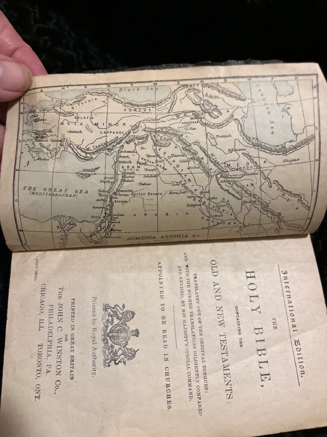 Vintage Holy Bible - Antique Book image indicator(7)