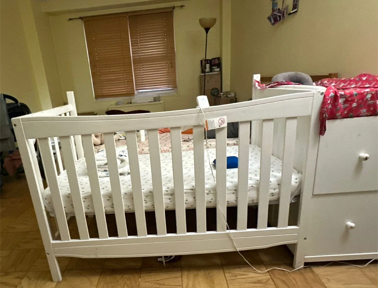 White Baby Crib with Changing Table + high chair + sitting chair image indicator(3)